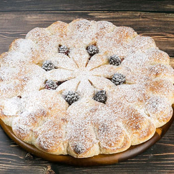 Осетинский пирог с черникой