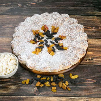 Осетинский пирог с изюмом