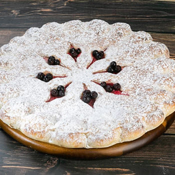 Осетинский пирог со смородиной